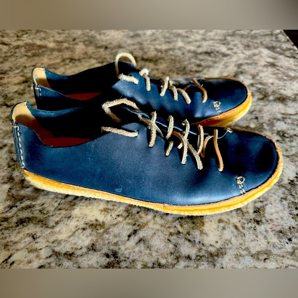Men’s Navy Leather Clarks M10